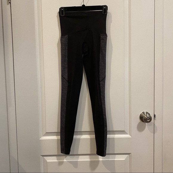 Spanx Booty Boost Active Colorblocked Leggings - Picture 6 of 8